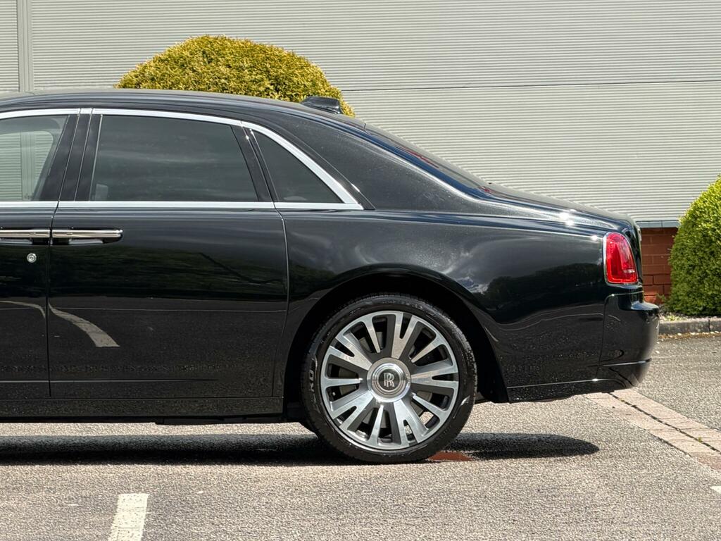 Rolls-Royce Ghost Silver Badge Silver #40