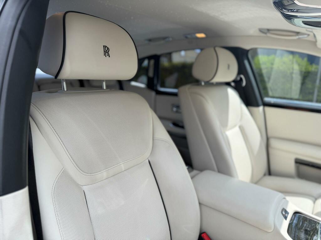 Rolls-Royce Ghost Silver Badge Silver #20