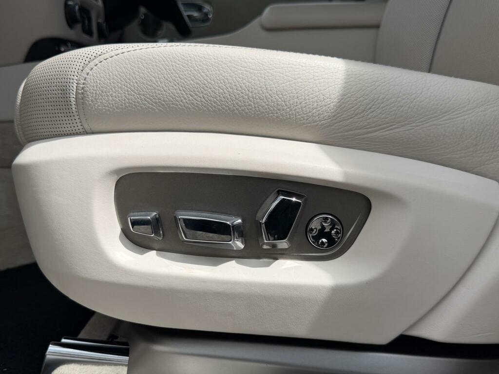 Rolls-Royce Ghost Silver Badge Silver #38