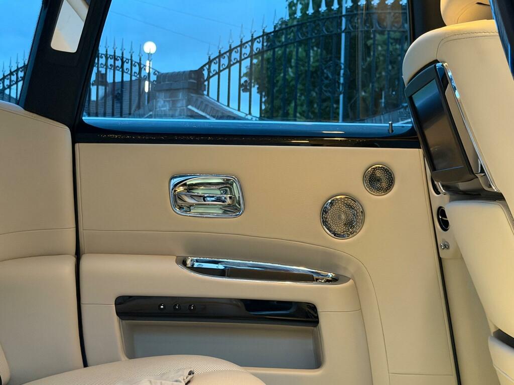 Rolls-Royce Ghost Silver Badge Silver #84