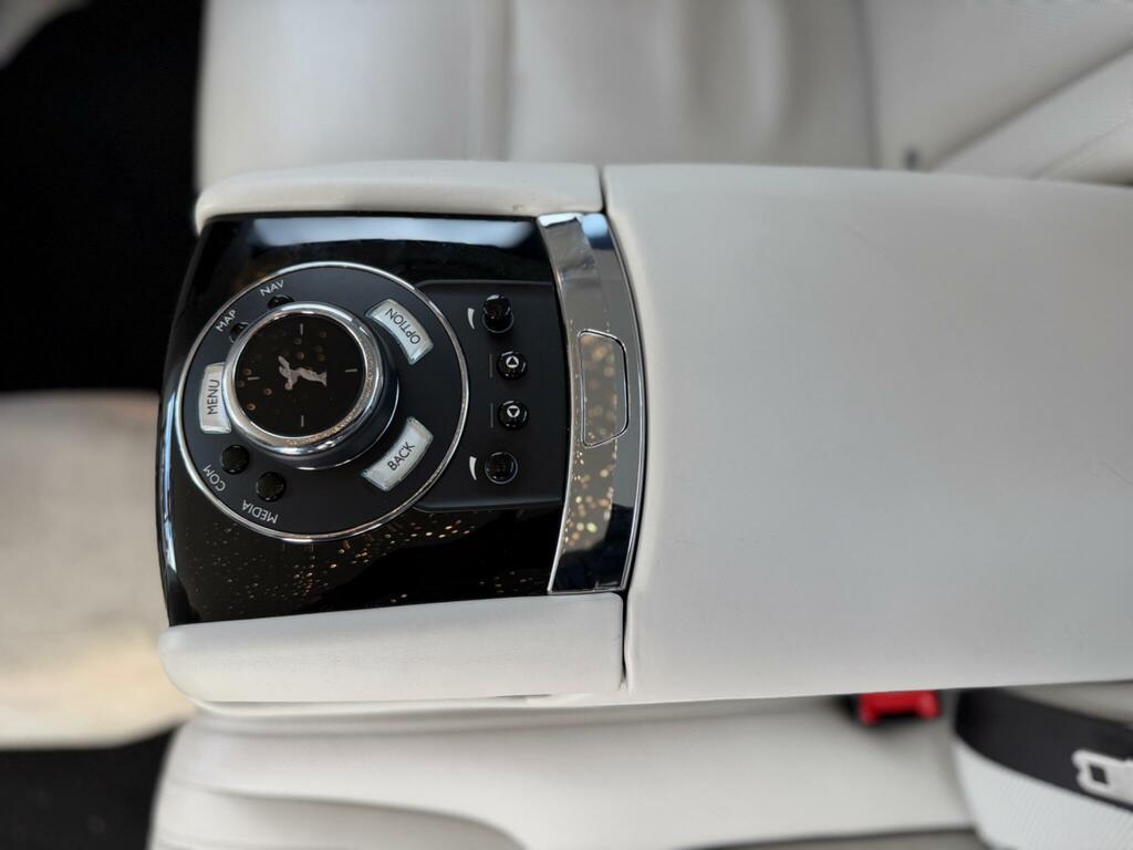 Rolls-Royce Ghost Silver Badge Silver #79