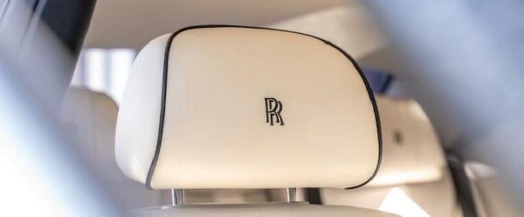Rolls-Royce Ghost Silver Badge Silver #13