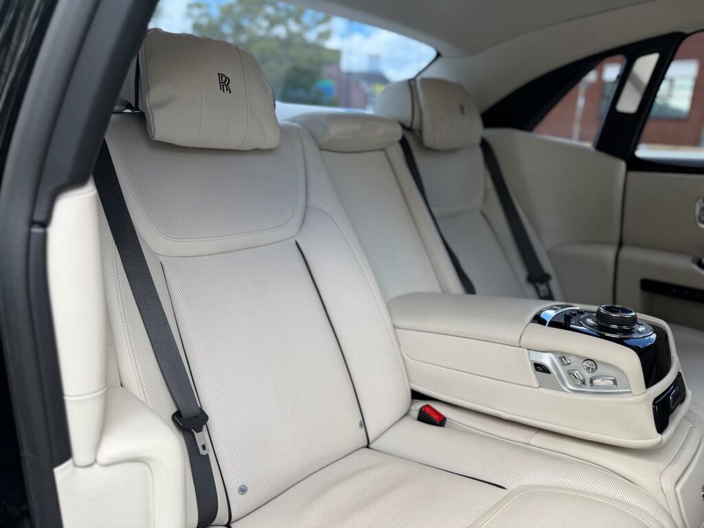 Rolls-Royce Ghost Silver Badge Silver #69