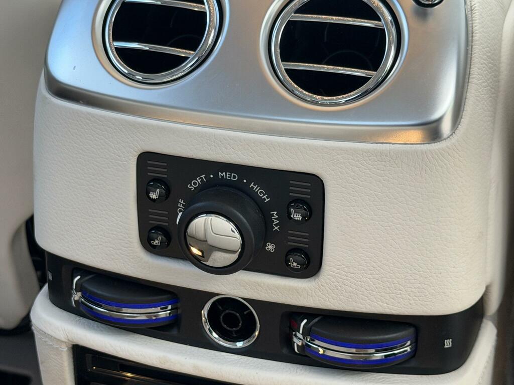 Rolls-Royce Ghost Silver Badge Silver #59