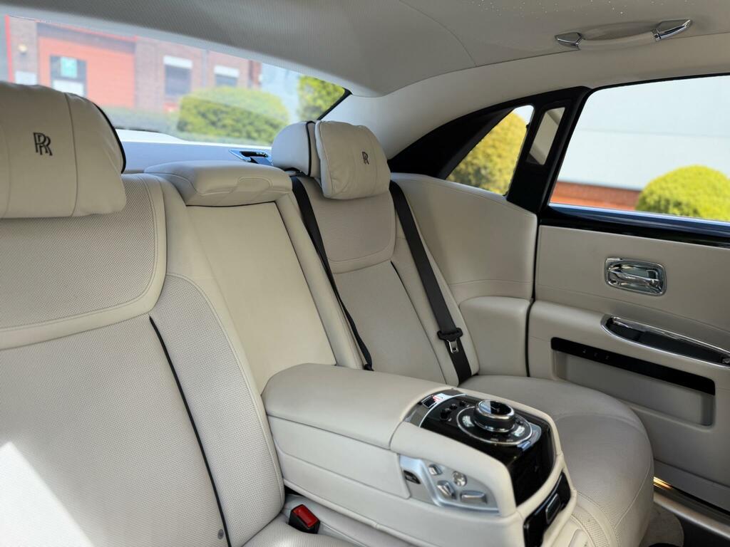Rolls-Royce Ghost Silver Badge Silver #45