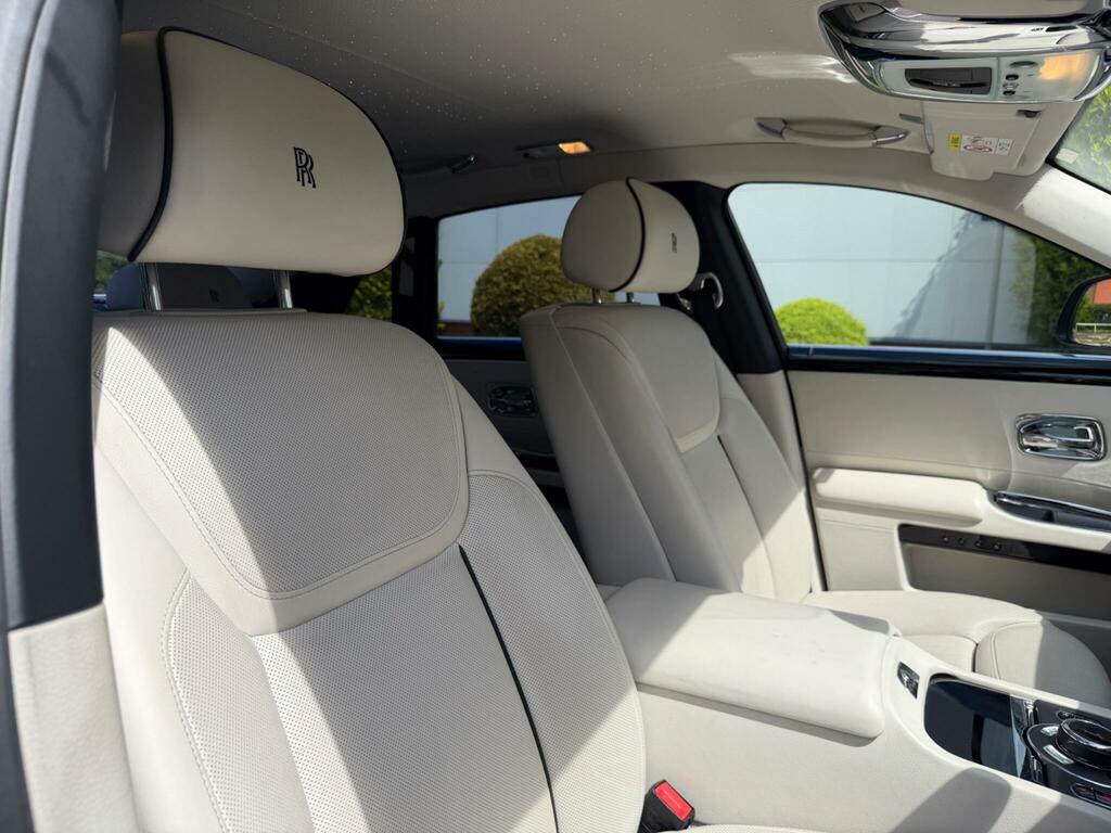 Rolls-Royce Ghost Silver Badge Silver #25