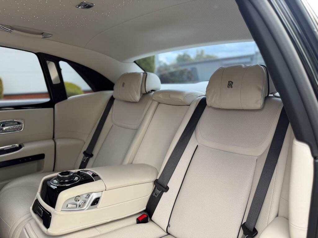 Rolls-Royce Ghost Silver Badge Silver #35