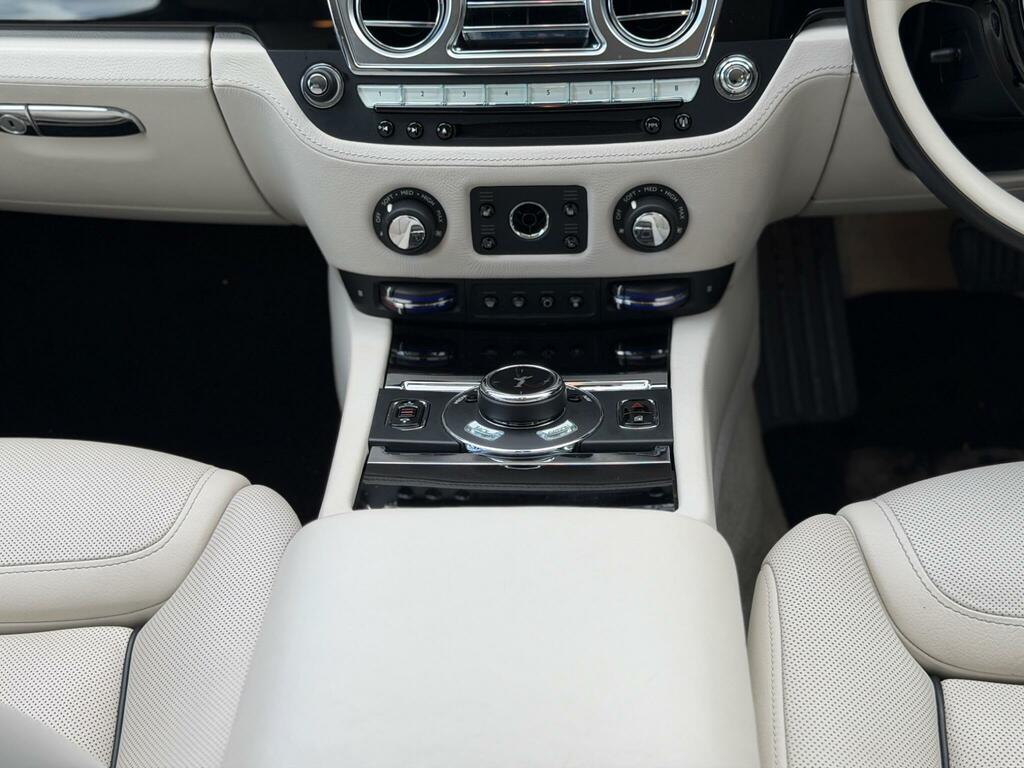 Rolls-Royce Ghost Silver Badge Silver #63