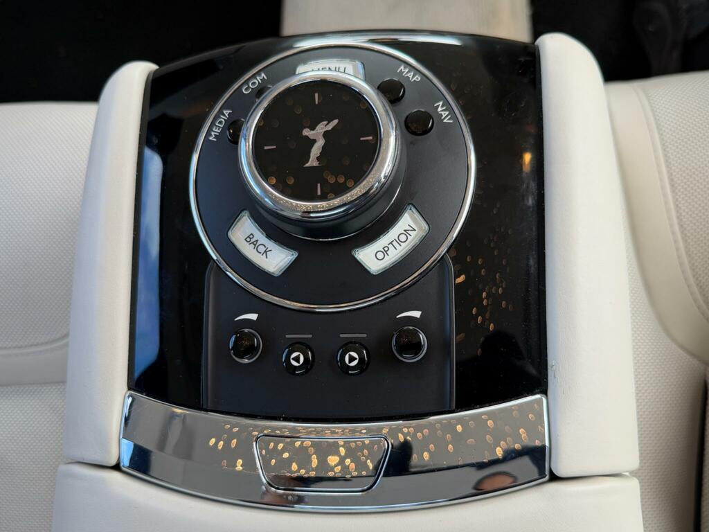 Rolls-Royce Ghost Silver Badge Silver #60