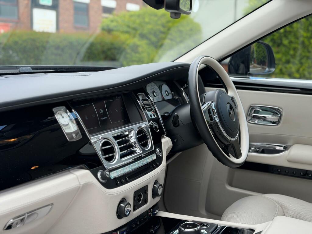 Rolls-Royce Ghost Silver Badge Silver #36