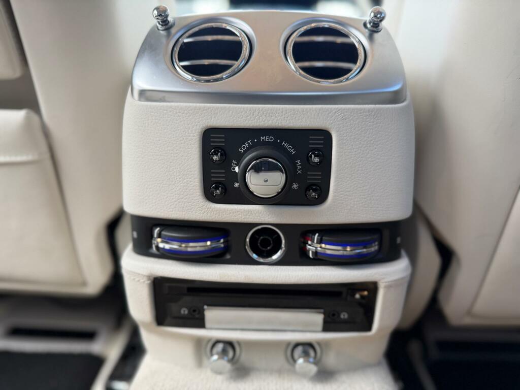 Rolls-Royce Ghost Silver Badge Silver #78
