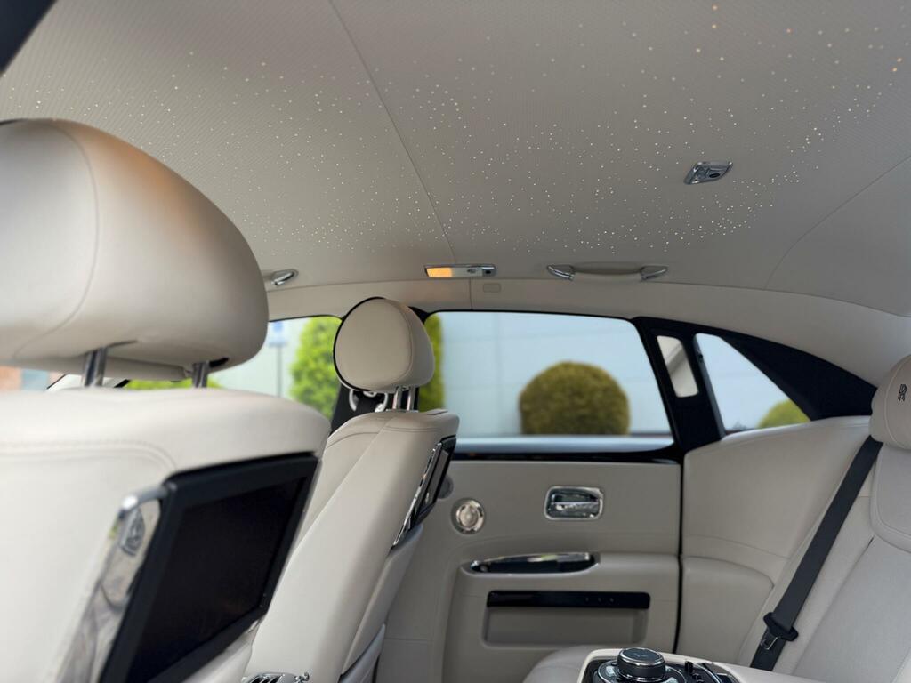 Rolls-Royce Ghost Silver Badge Silver #81