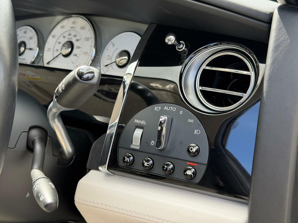Rolls-Royce Ghost Silver Badge Silver #23