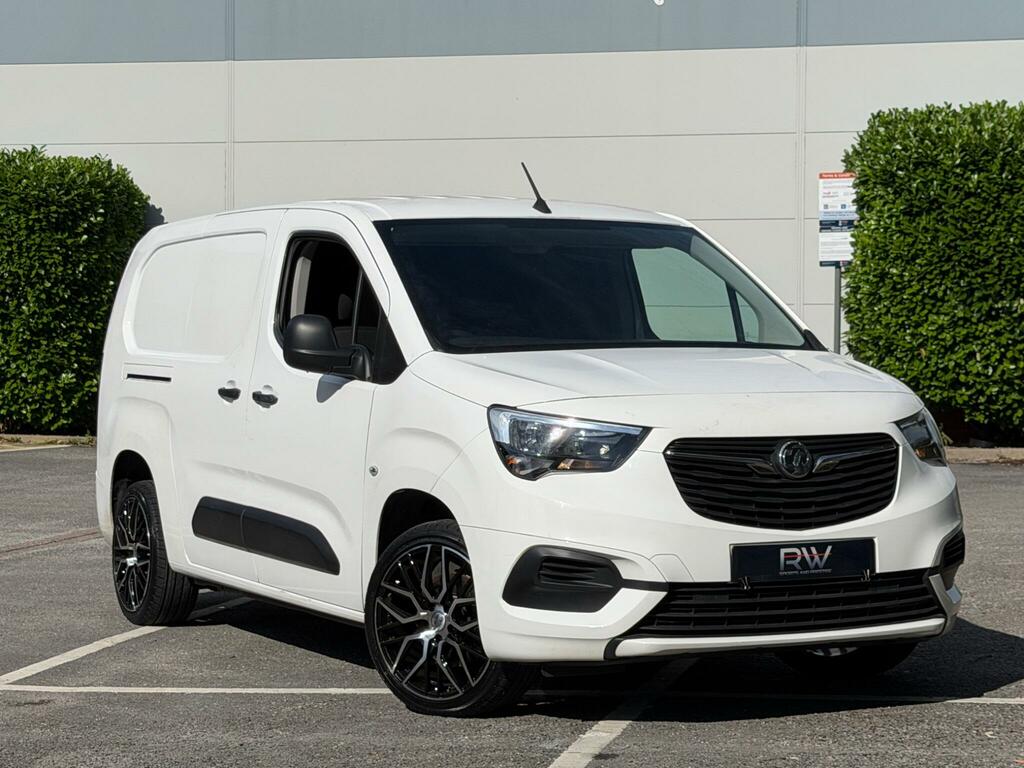 Vauxhall Combo 1.5 Turbo D 2300 Sportive L2 H1 Euro 6 Ss White