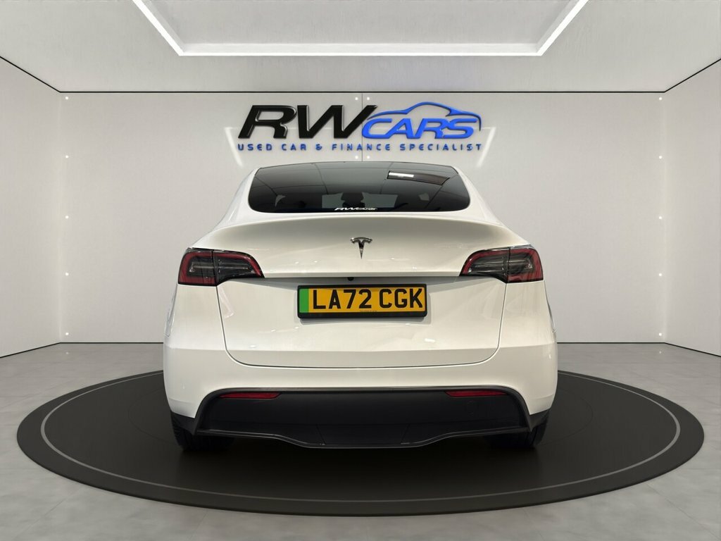 Tesla Model Y Suv LA72CGK White #4