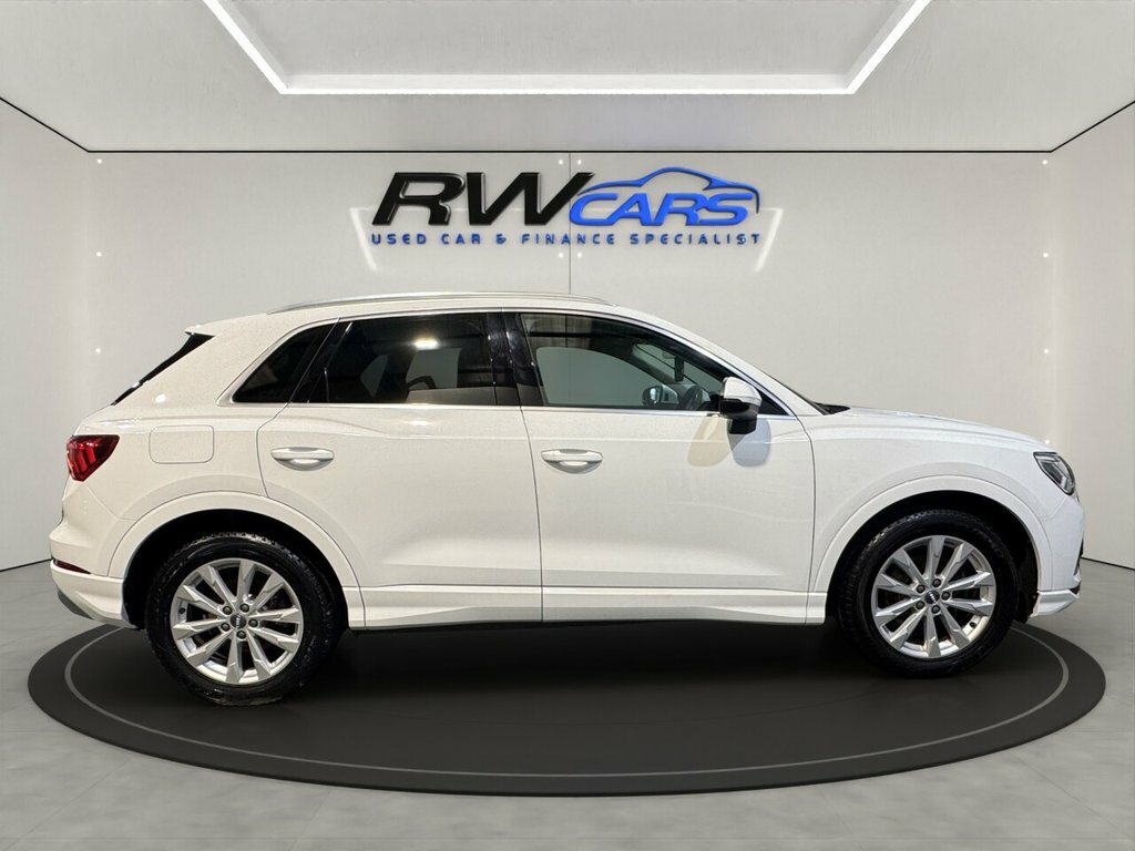 Audi Q3 Suv OW68AKU White #6