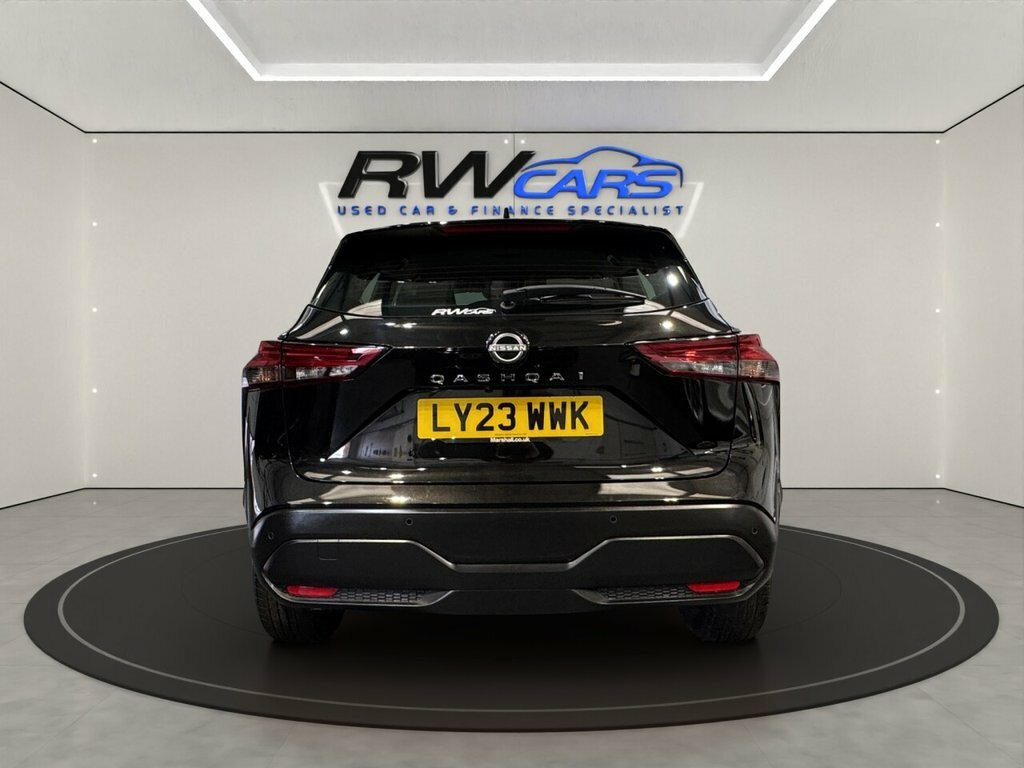 Nissan Qashqai 1.3L Acenta Premium Black #3