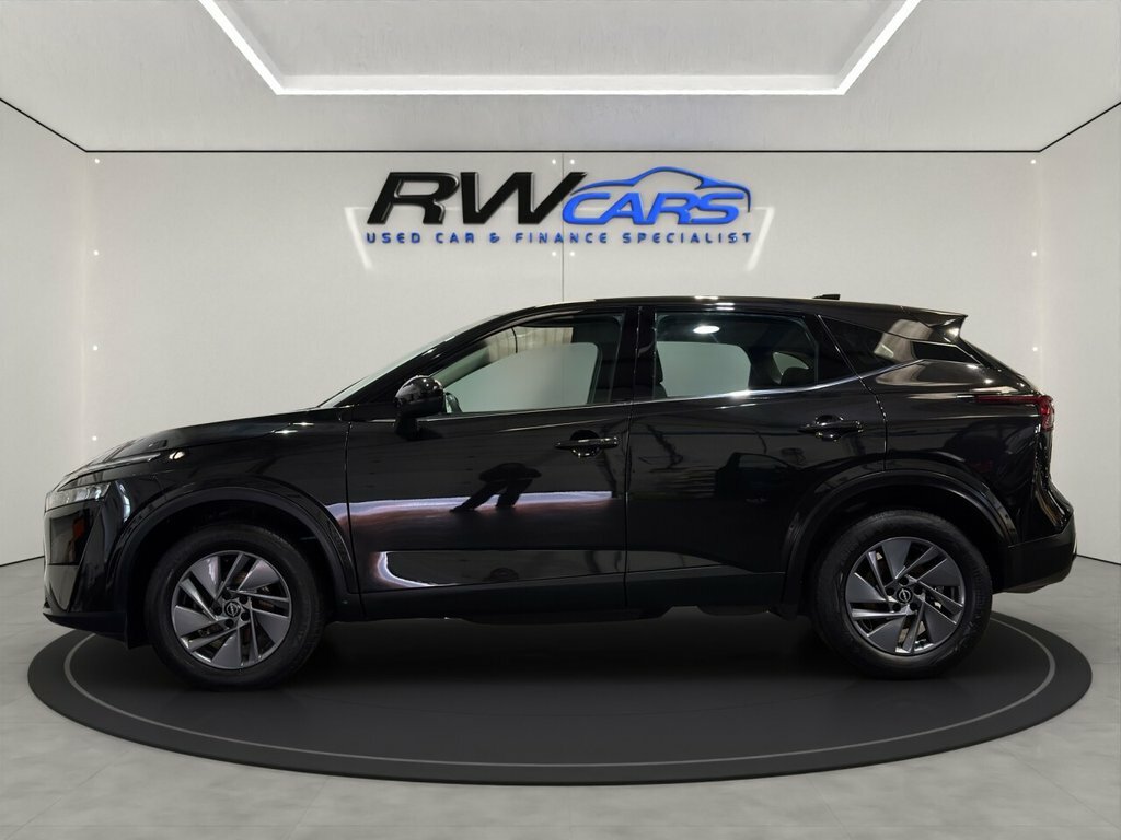 Nissan Qashqai 1.3L Acenta Premium Black