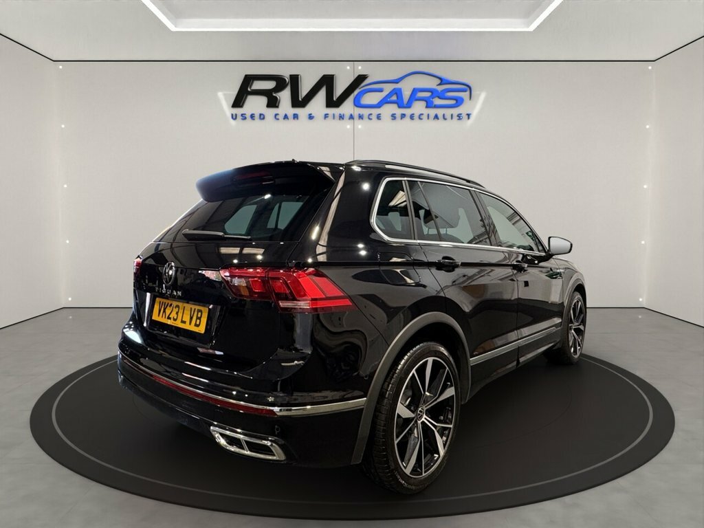 Volkswagen Tiguan Suv Black #4