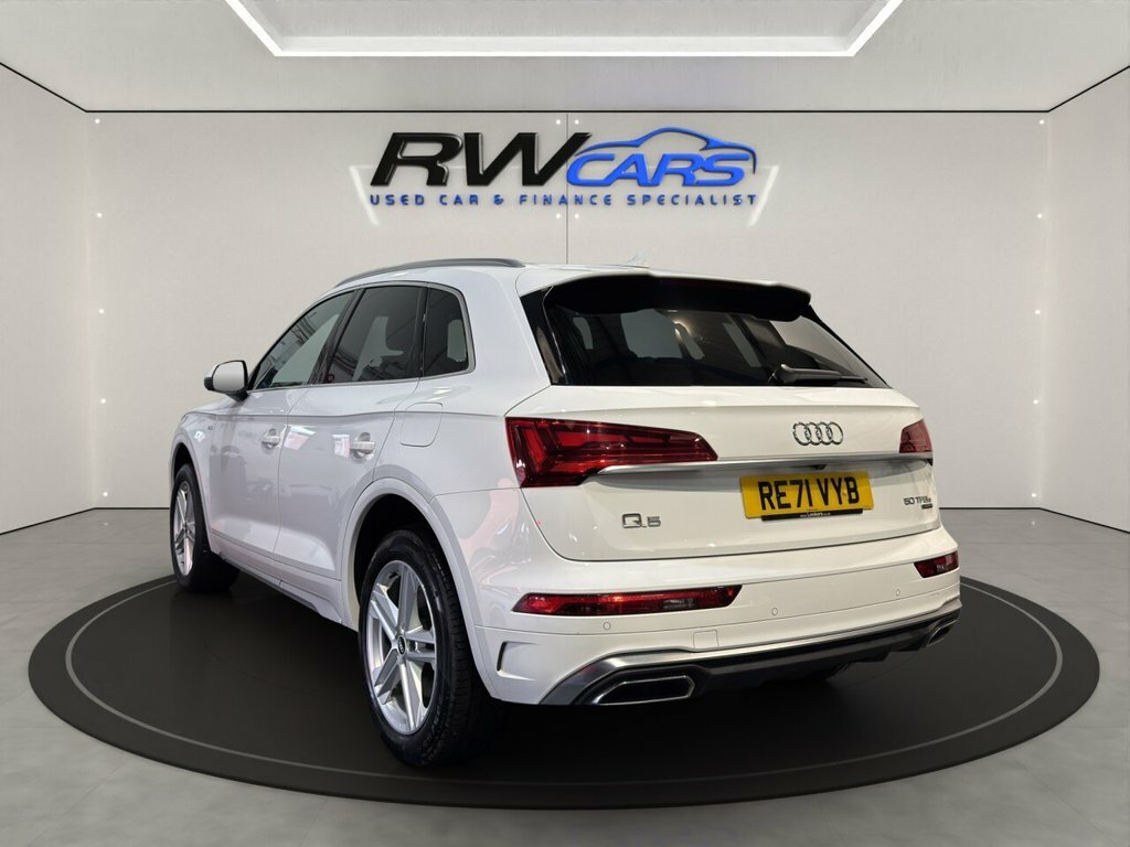 Audi Q5 Suv White #3