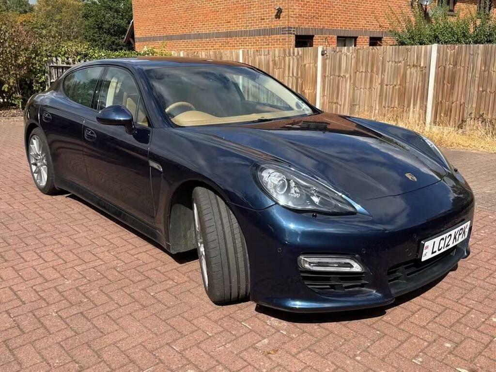 Porsche Panamera 3.0D V6 Hatchback Blue #7