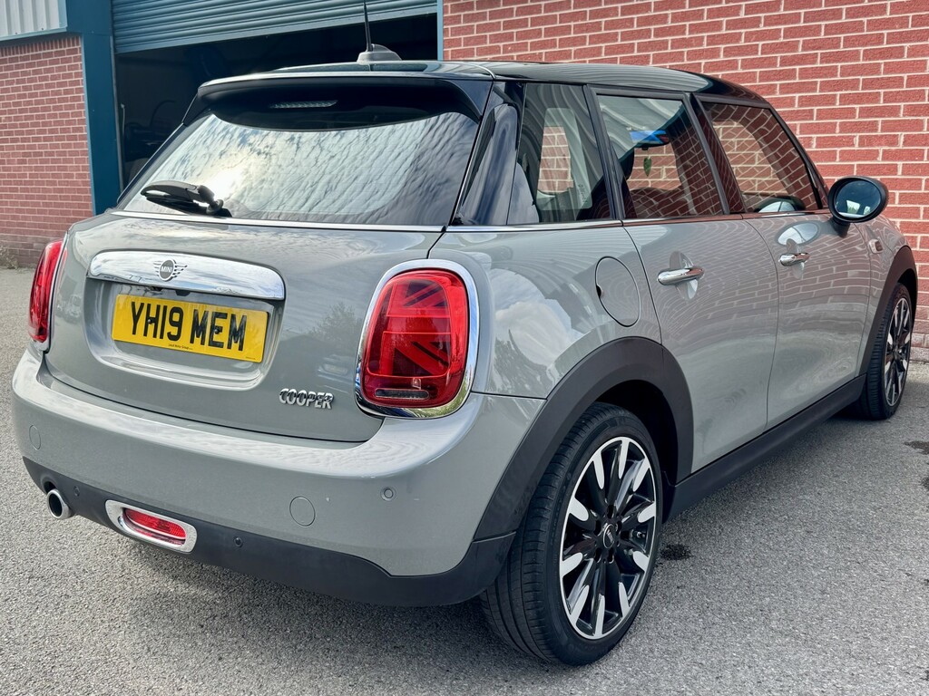 Mini Hatch 1.5 5-Door Hatch Cooper Exclusive YH19MEM Grey #5