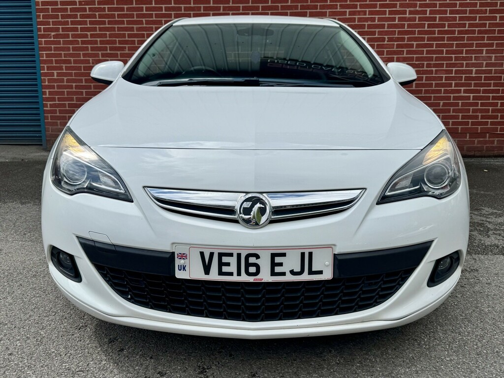 Vauxhall Astra GTC 1.6 Cdti Ecoflex Sri White #2