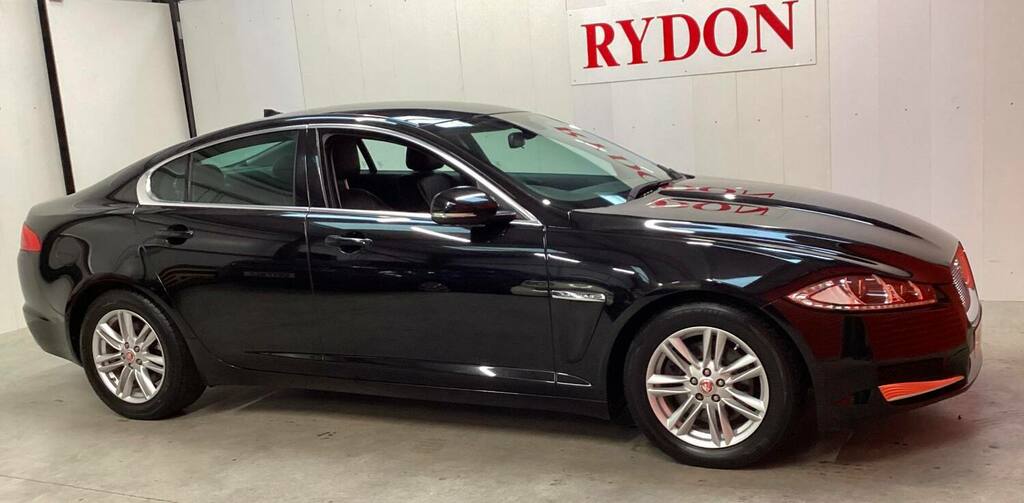 Jaguar XF 2.2D 163 Luxury Black