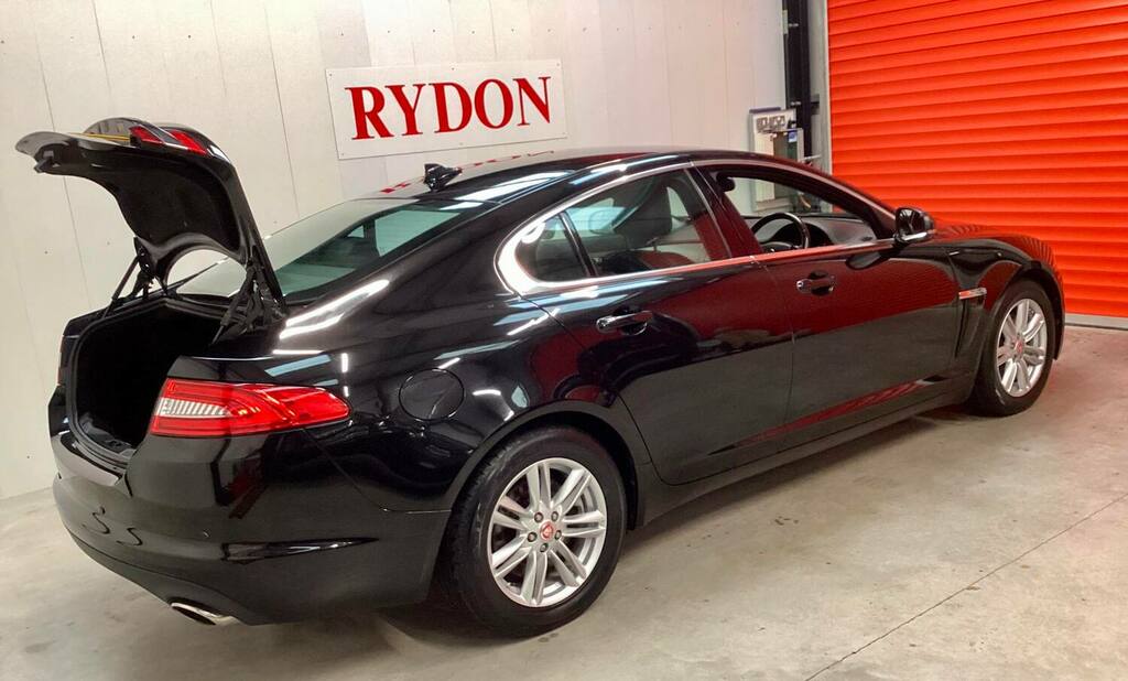 Jaguar XF 2.2D 163 Luxury Black #4