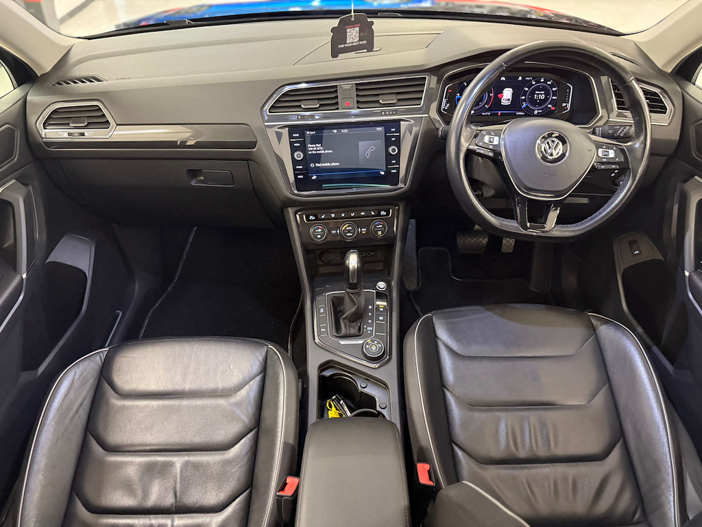 Volkswagen Tiguan Allspace Allspace Sel Tdi 4Motion 4Wd KR20KJV Black #4