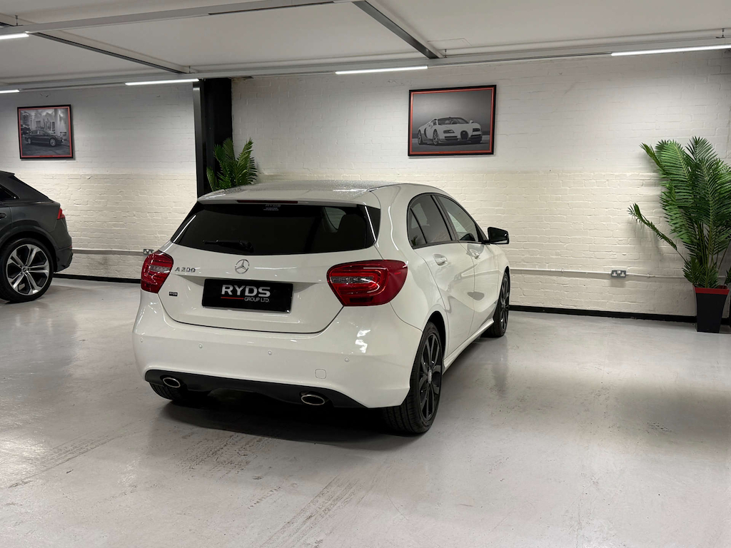 Mercedes-Benz A Class 1.6 A200 Blueefficiency Sport Hatchback Red #8