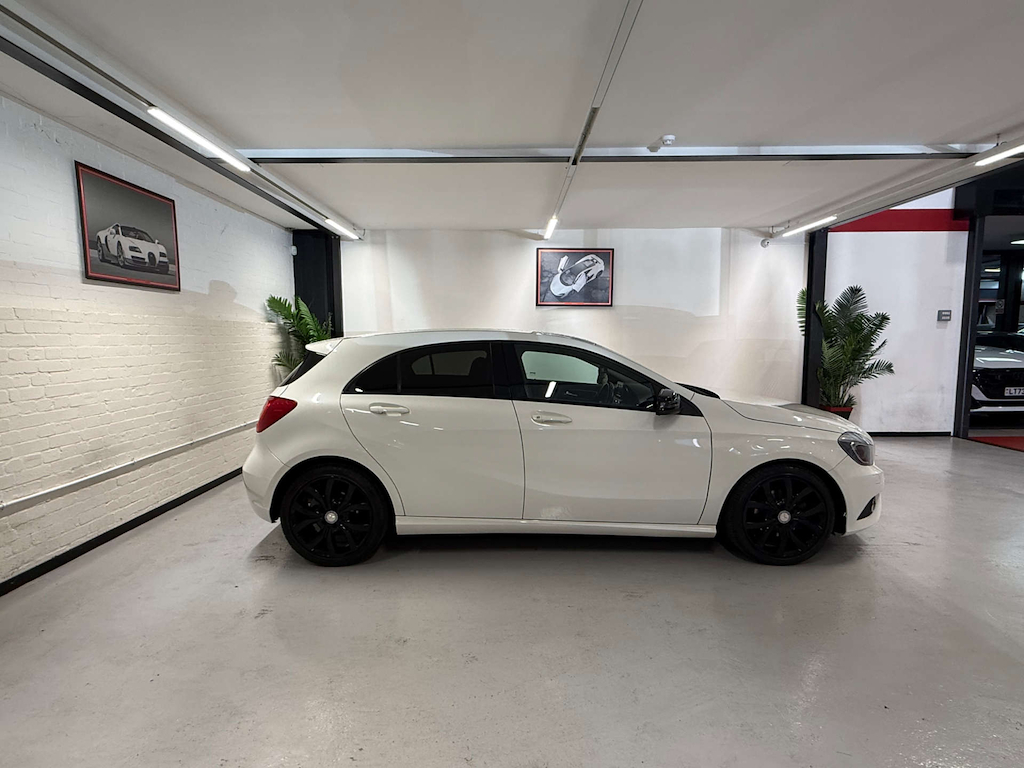 Mercedes-Benz A Class 1.6 A200 Blueefficiency Sport Hatchback Red #9