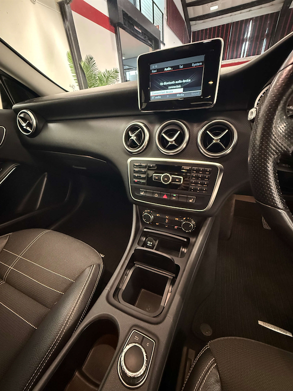 Mercedes-Benz A Class 1.6 A200 Blueefficiency Sport Hatchback Red #15