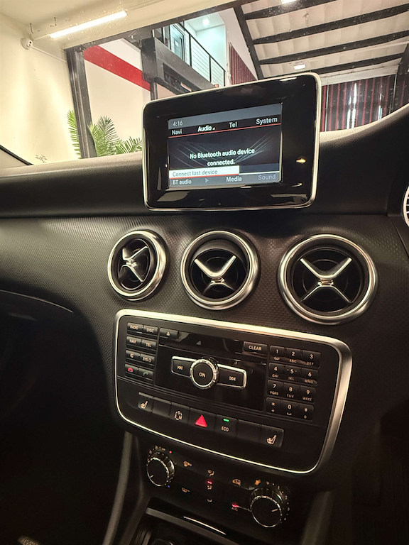 Mercedes-Benz A Class 1.6 A200 Blueefficiency Sport Hatchback Red #16