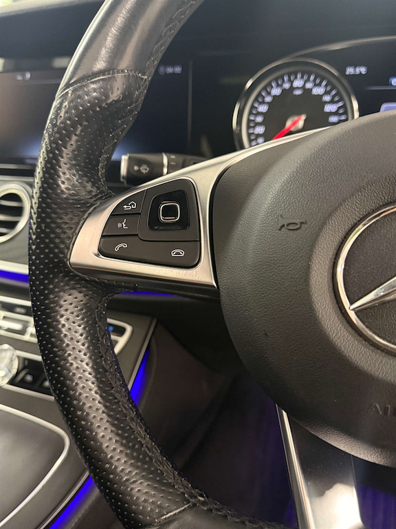 Mercedes-Benz E Class E 220 D Blue #12