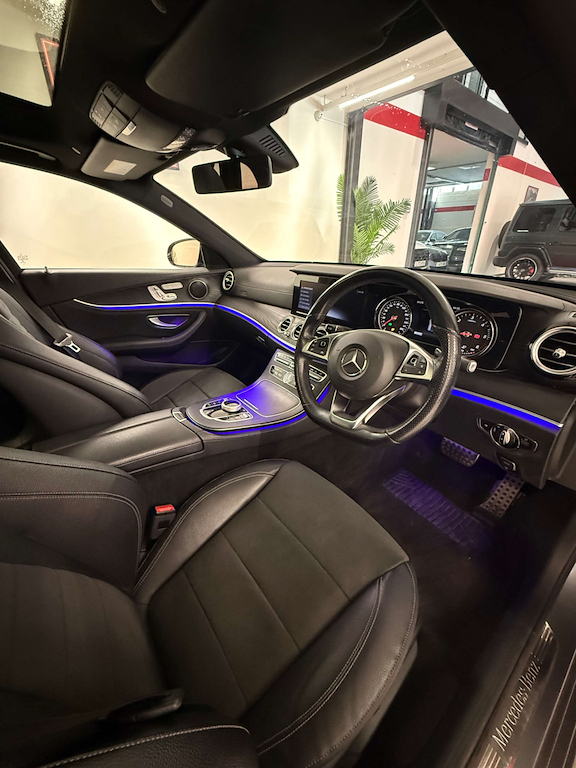 Mercedes-Benz E Class E 220 D Blue #10