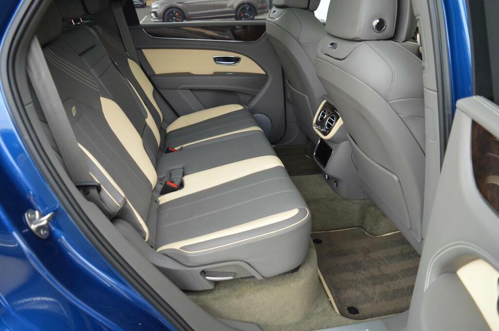 Bentley Bentayga Automatic Blue #23