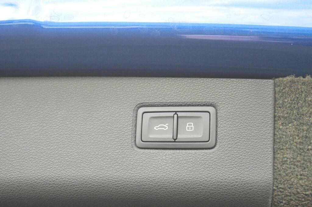 Bentley Bentayga Automatic Blue #16