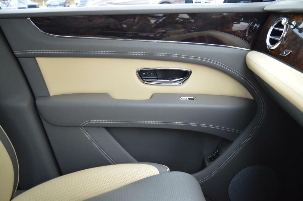 Bentley Bentayga Automatic Blue #28