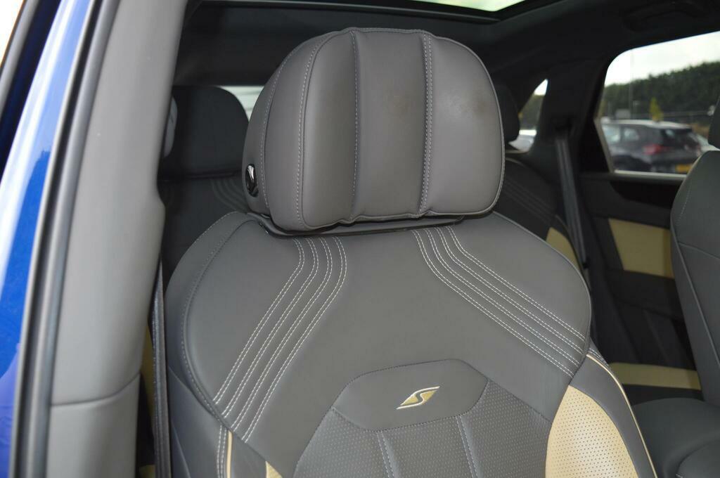 Bentley Bentayga Automatic Blue #27