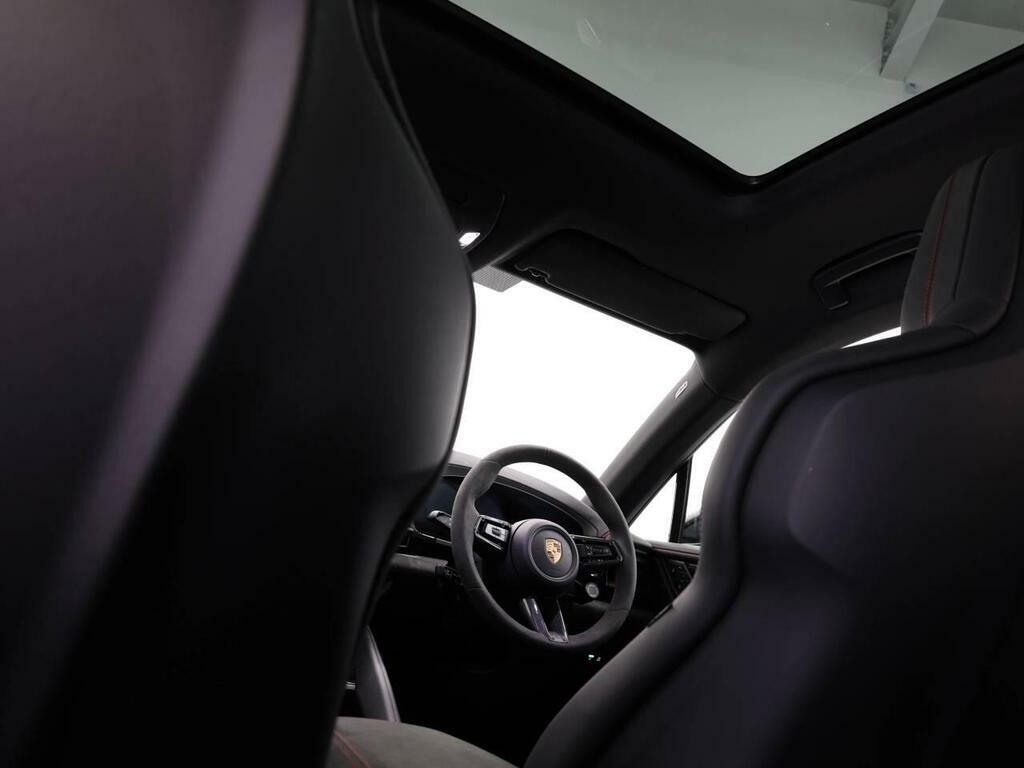 Porsche Macan Base #51
