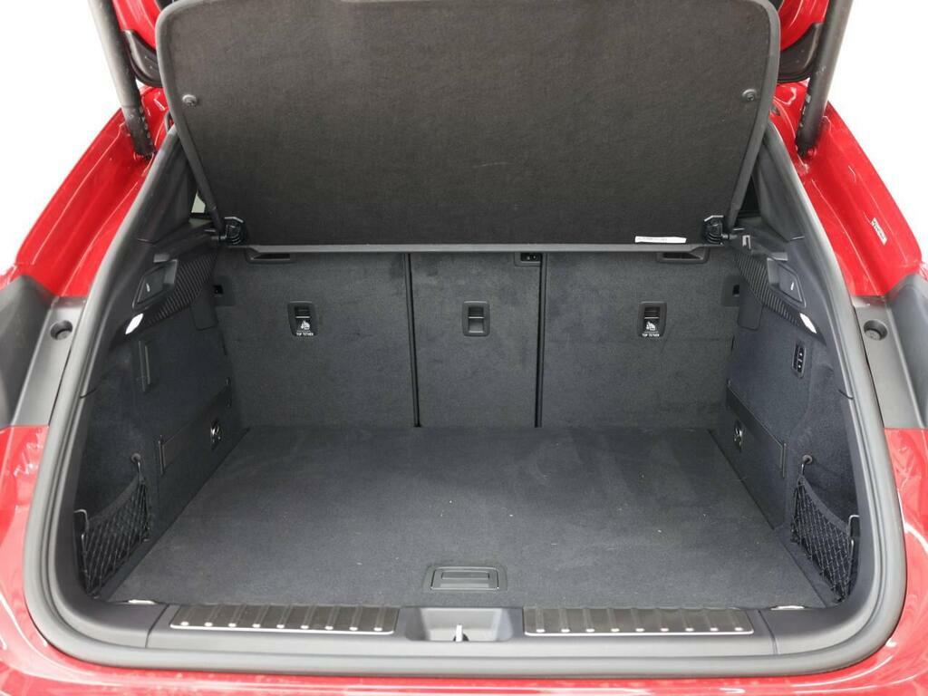 Porsche Macan Base #39