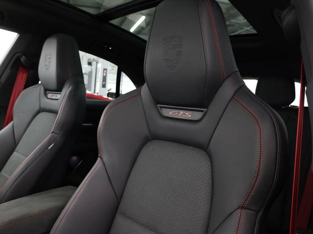 Porsche Macan Base #68