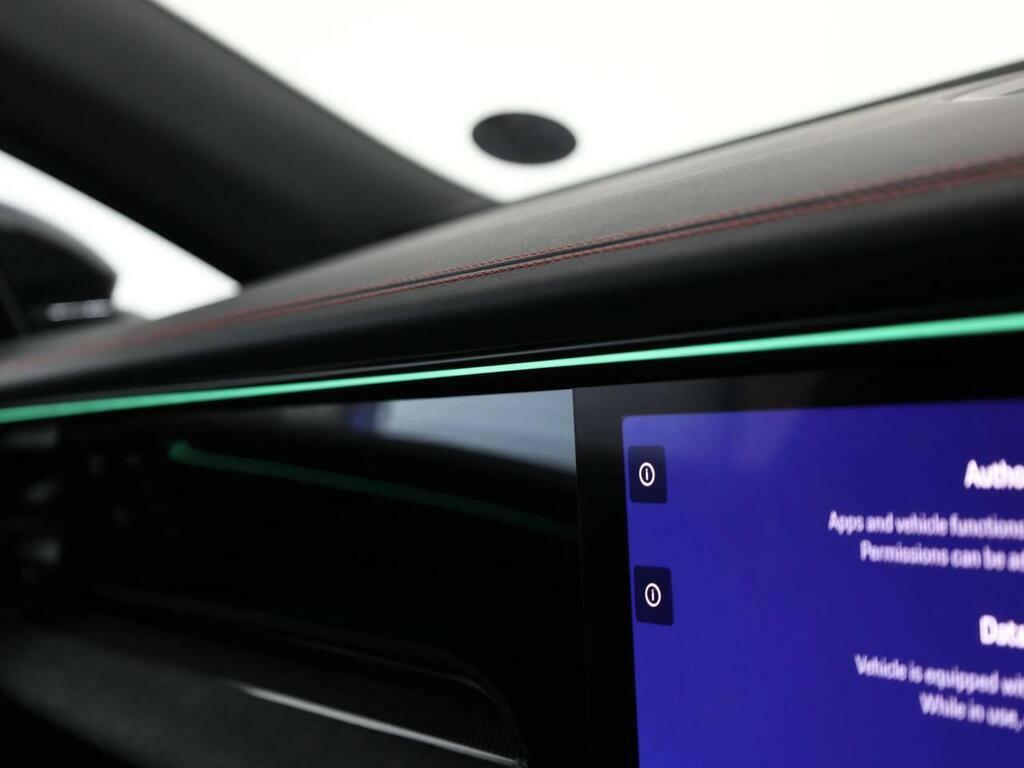Porsche Macan Base #63