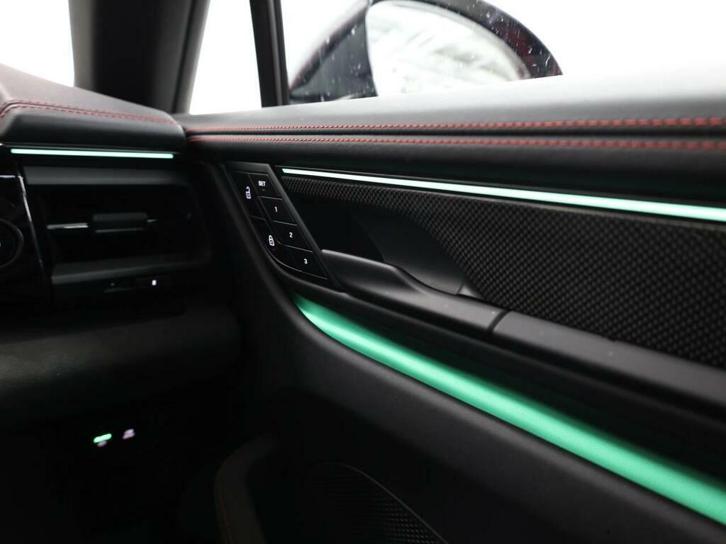 Porsche Macan Base #70