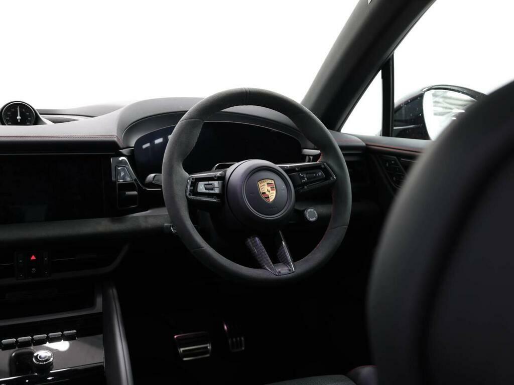 Porsche Macan Base #75