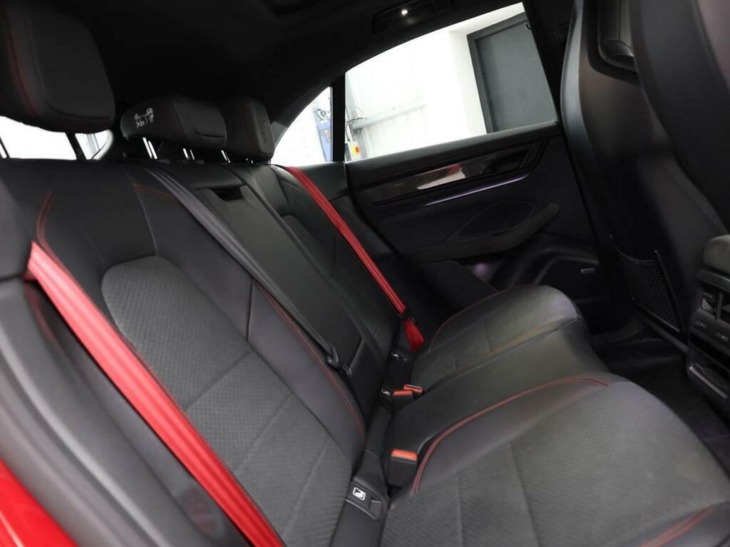 Porsche Macan Base #30