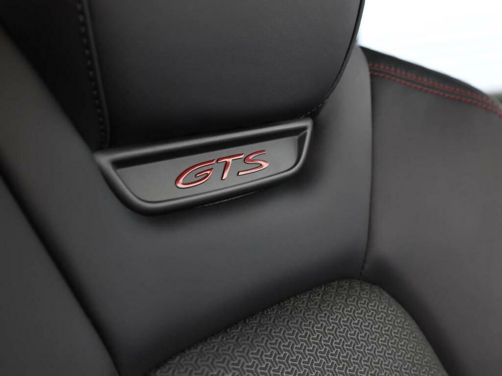 Porsche Macan Base #41