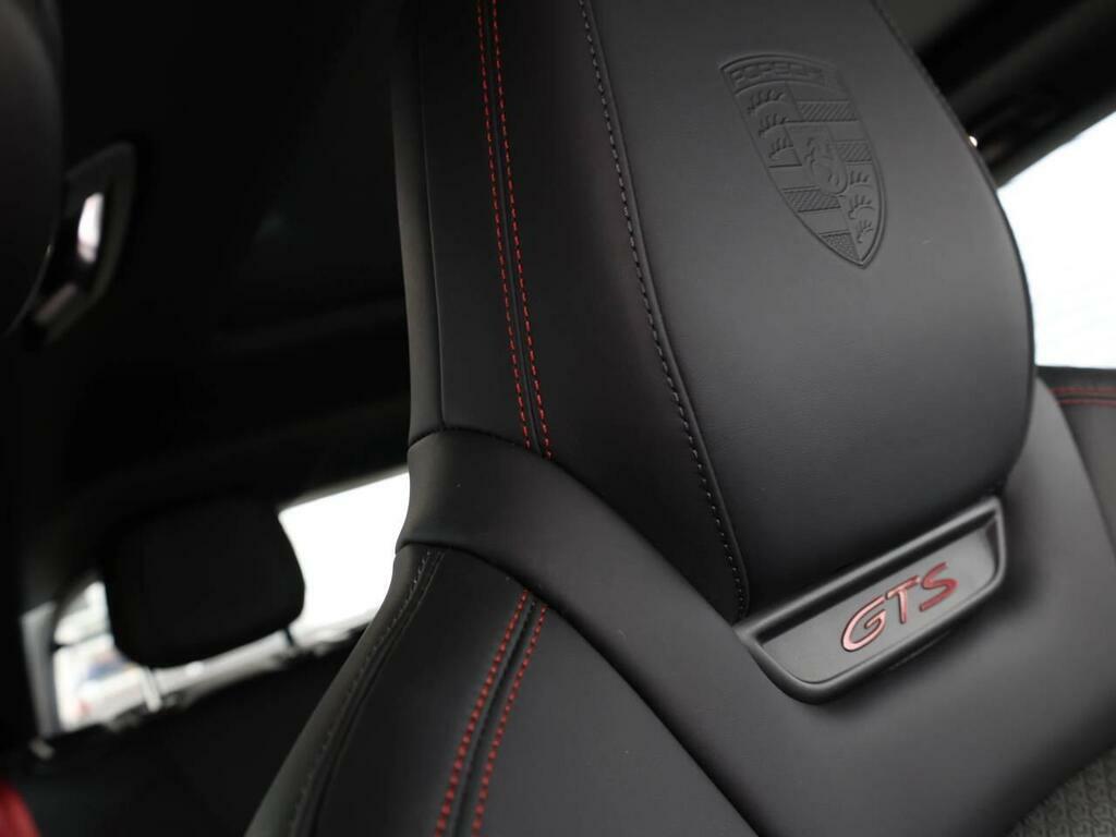 Porsche Macan Base #45