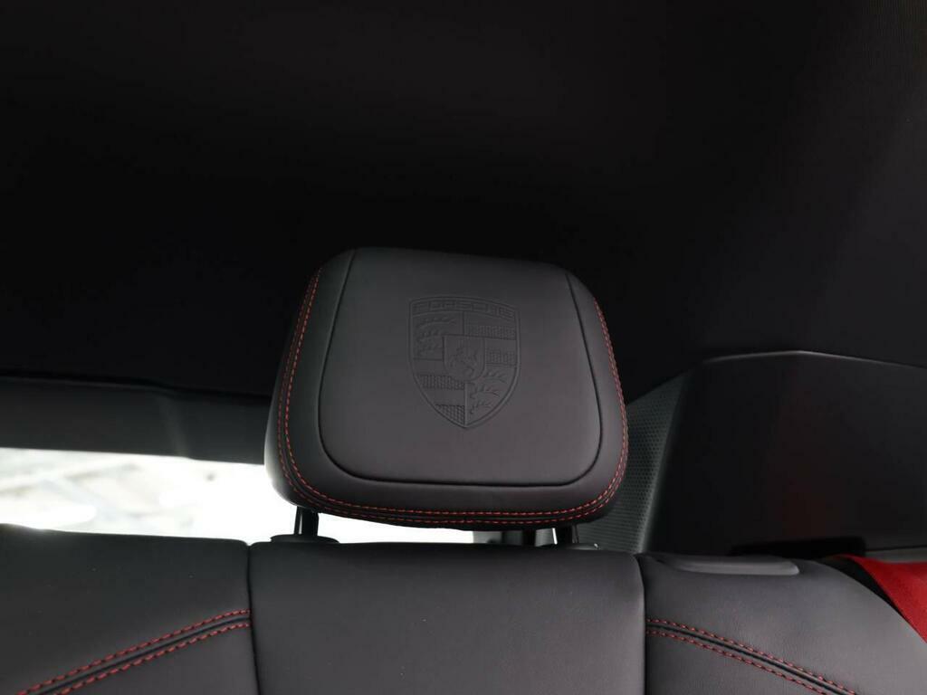 Porsche Macan Base #55